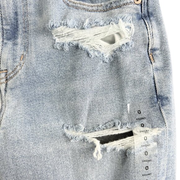 NWT American Eagle Y2K Thrashed Grunge Mom Jeans 0 Short Light Wash - Picture 3 of 16